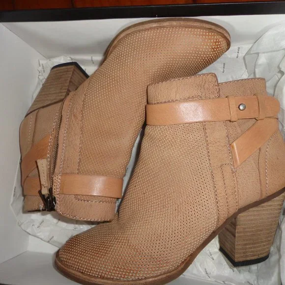 FIRM Dolce Vita Yuri Bootie in Box 6M Perforated Nubuck Zip Closure Natural - Picture 4 of 14